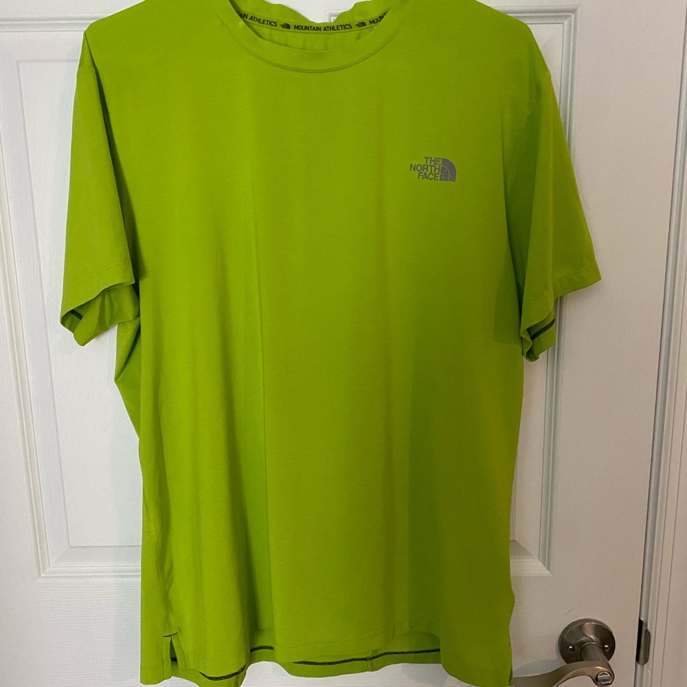 The North Face Men’s active wear shirt, Large